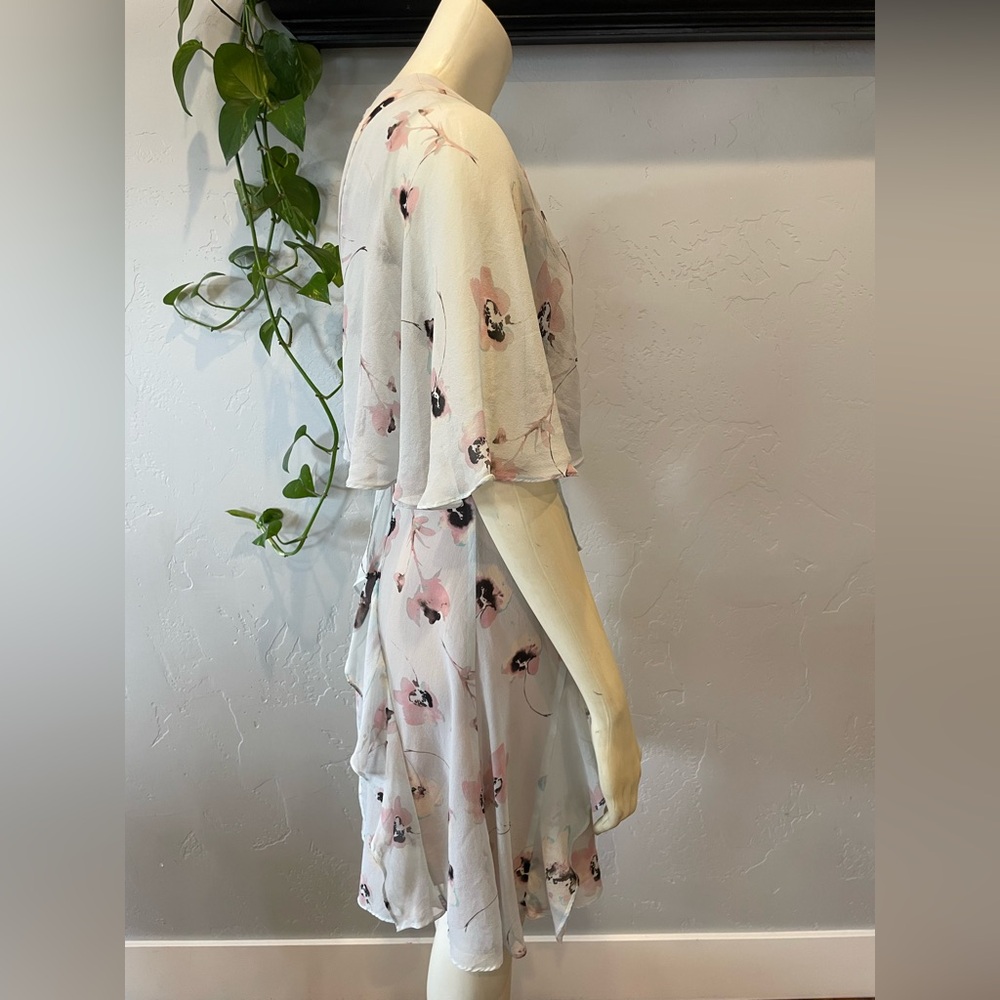 BCBGMaxAzria 100% silk maple dress in pearl blue floral combo size 6 retail $198 - Picture 5 of 11